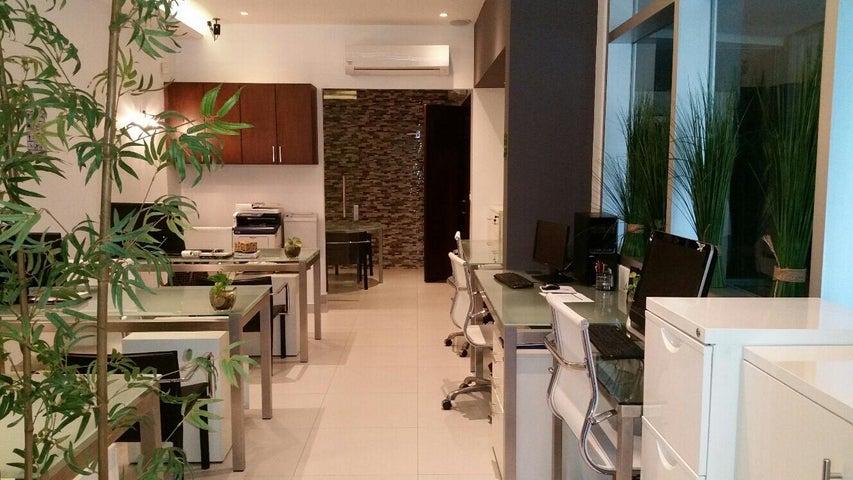 3 Av Las Palmas 8, Local Coco de Palma Plaza 3.14 — foto 2
