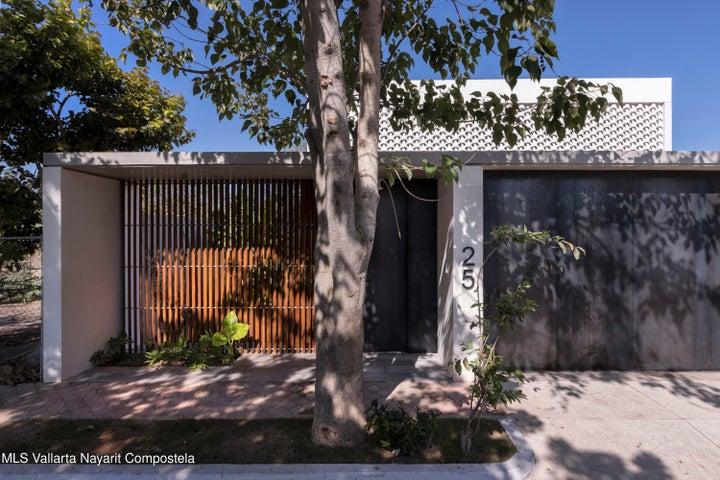 25 Retorno de las Mariposas, Casa Luso — foto 2