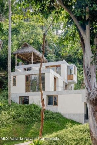 28-B Chiripa, Bananos 2