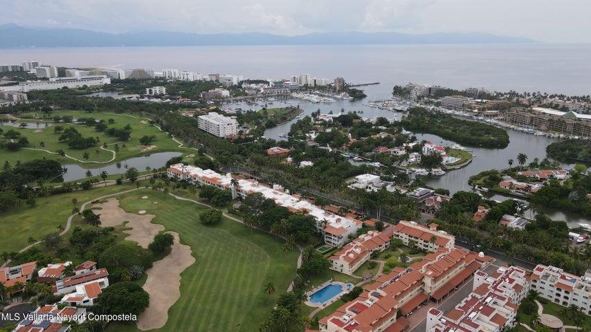 252 Iguanas Avenida 201, CONDO GREEN BAY