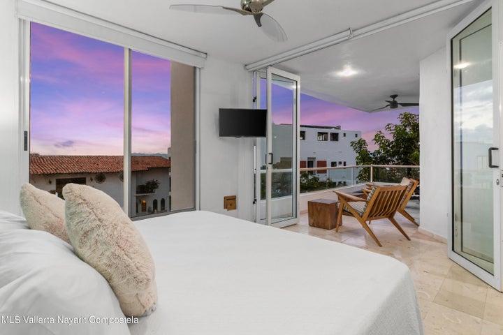 215 Las Hortensias Ave 203, Condo '' Vista Roja'' — foto 2