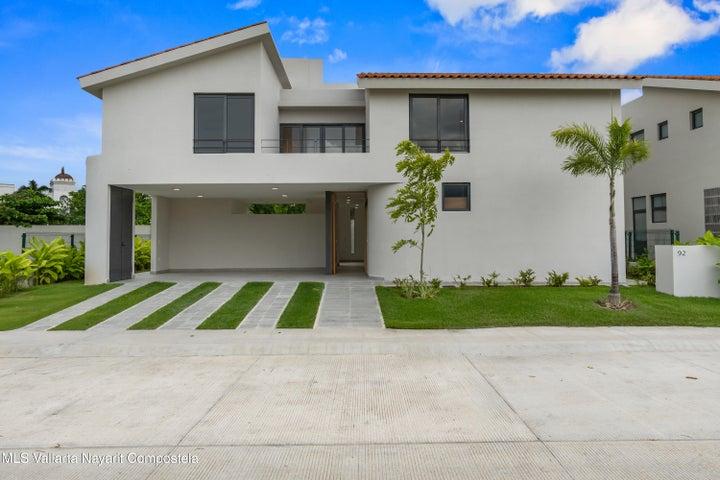 145 Blvd. Nayarit 93, Residencial Karakal