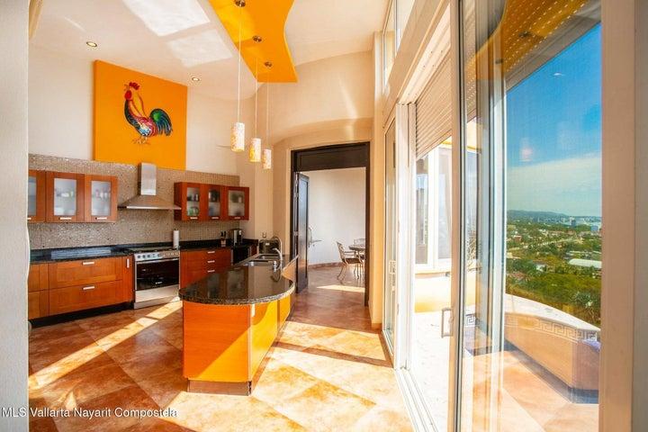 35 MONTE CALVARIO, CASA DORADA — foto 3