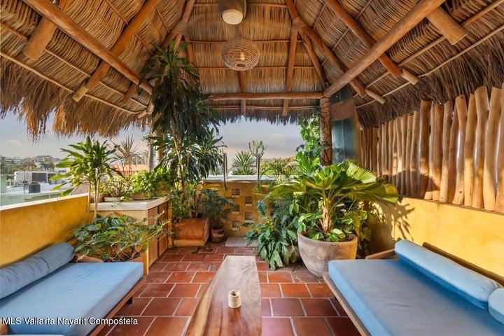 33 Calle Mariscal, Casa Achara