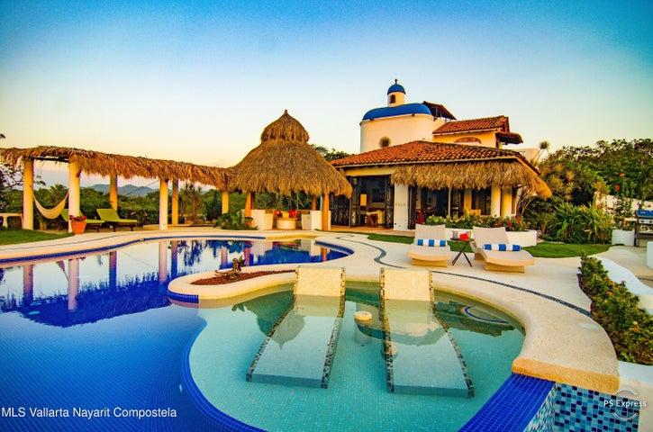 10 palapa, Las Hadas del Mar