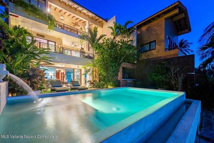 127 Calle Las Palmas, Casa Las Amigas