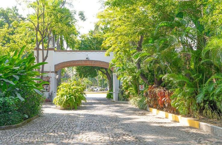 2284 Blvd. Fco. Medina Ascencio 610, Condo Marbella 610