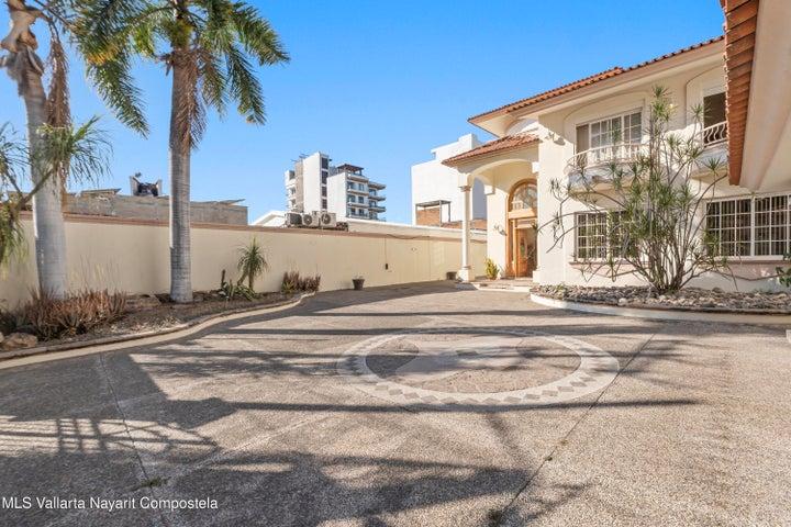 351 Palm Spring, Casa Versalles