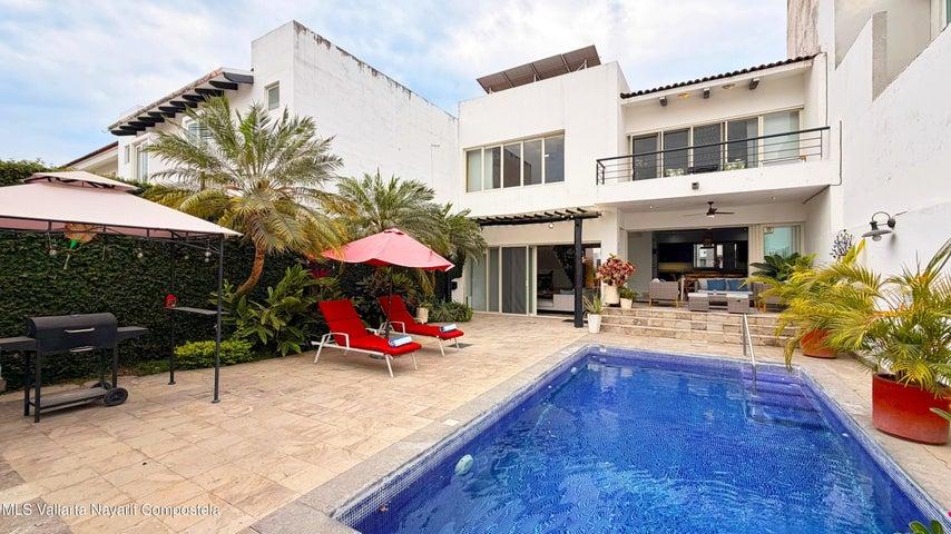 162 Rio Cutzmala, CASA LAS MARINAS
