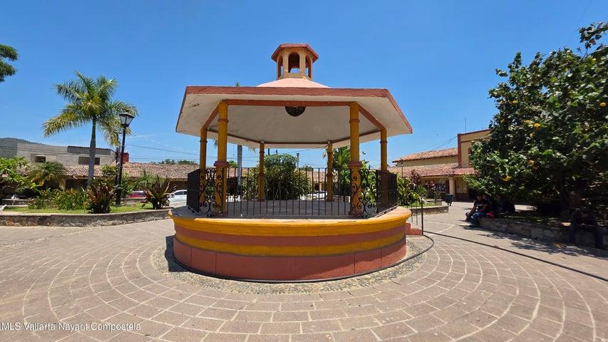 47 Jesús Cervantes, Casa Plaza del Tuito