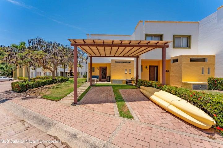 600 Circuito del Rosal Av. Los Amores 66, Casa #66, Los Amores 2 — foto 2