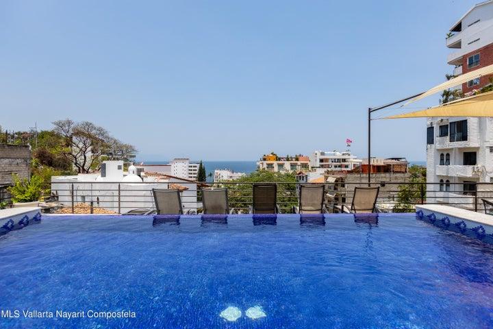 212 Pilitas Andador 301, Casa Feliz Bella Loma