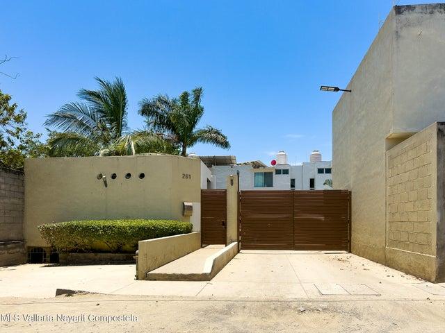 261 Candido Aguilar 05, Casa Real La Gaviota