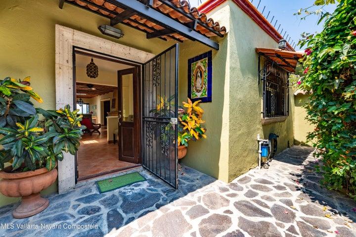 S/N Arroyo al Tepalo 27, Casa Santa Fe