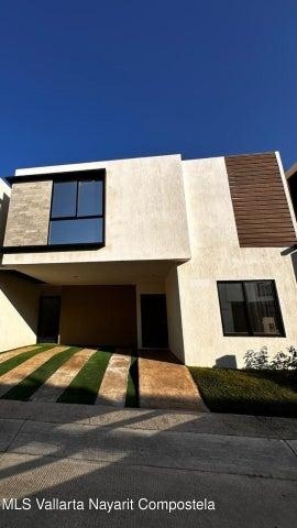 1207 Mantua, Casa Verona