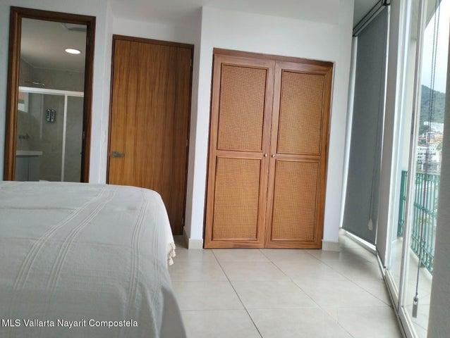 ******** — foto 3