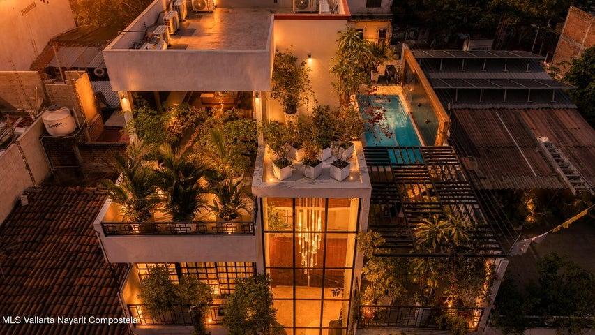 318 5 de Febrero, Casa Cinco