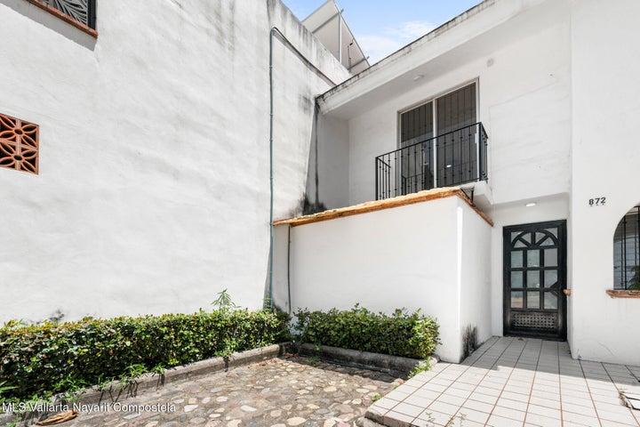 872 Cvln. Del Robalo B-2, Casa los Mangos