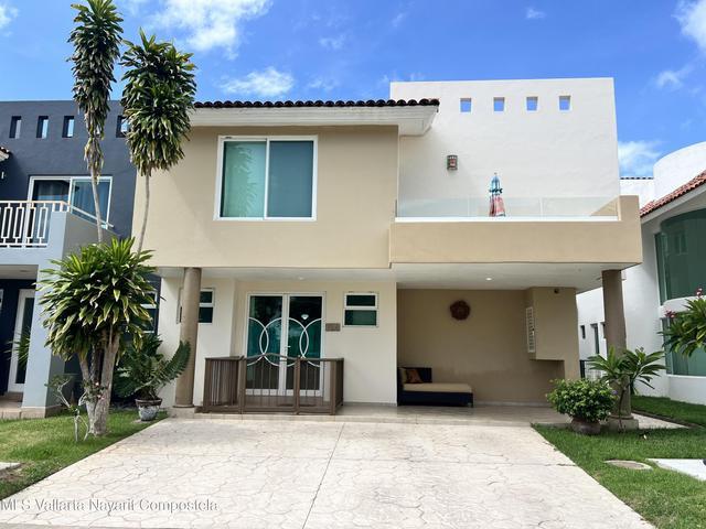 33 Paseo de los Cocoteros, Casa Flamingos 33