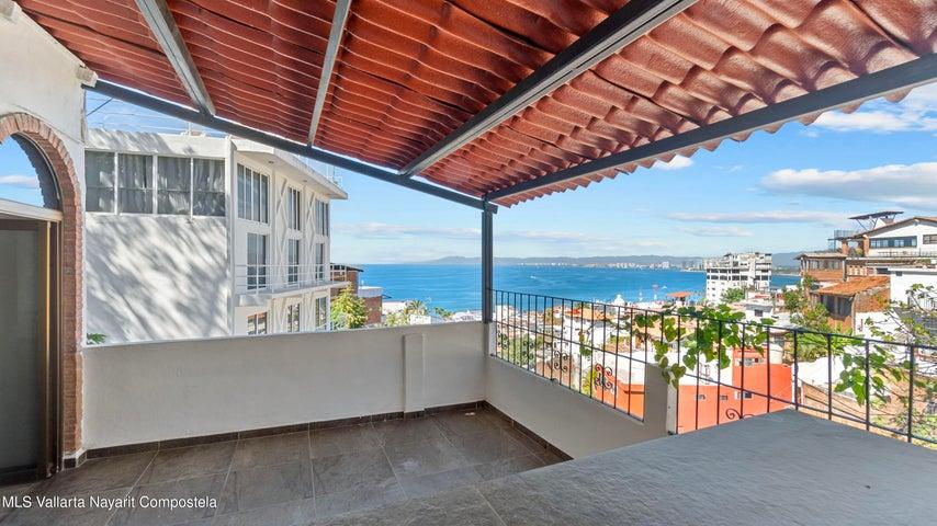 463 CALLE CORONA, Casa Corona