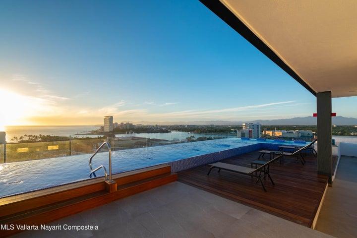 360 Maria Montesori 603, Zoho skies