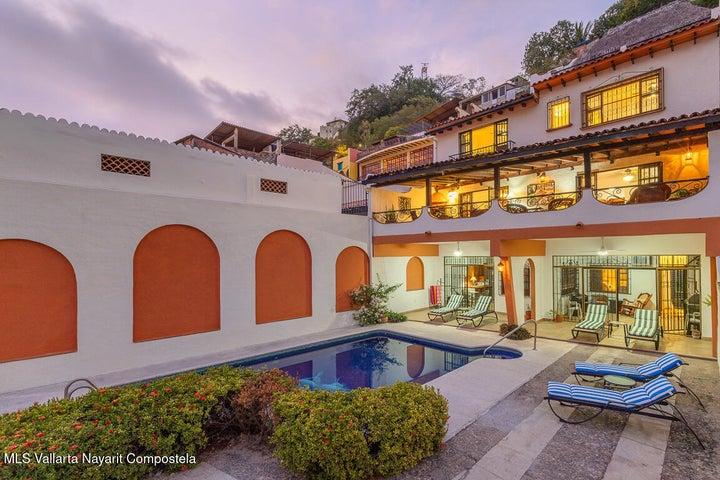 636 Cuauhtemoc, Villa Valentina