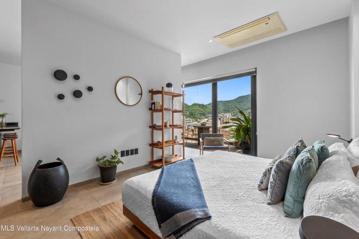 232 Francisca Rodriguez 108, 105 Sail View 108