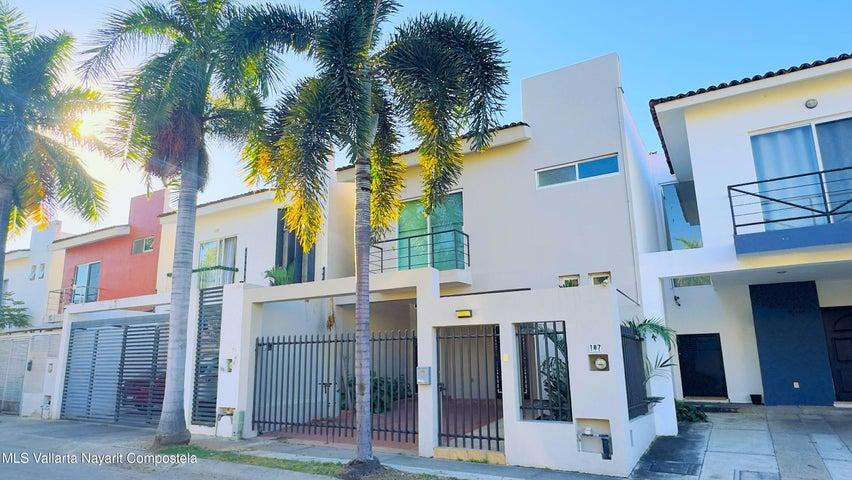 187 Rio Santiago, Casa Rio Santiago