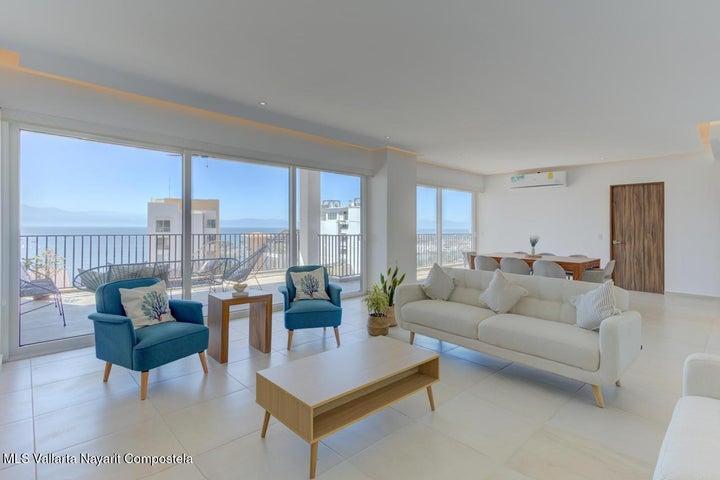 18 Pelicanos 18 501, Gran Plaza