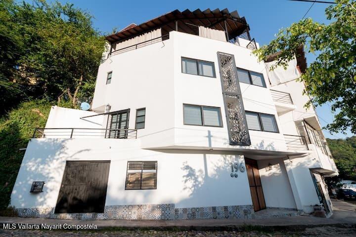 196 Rivera Del Río, CASA DE GRATITUDE