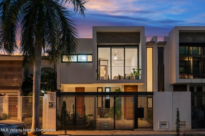 269 Rio Amarillo, Casa Adame