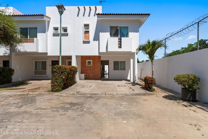 300 Av. Paseo Vallarta 31, Privada Flamingos
