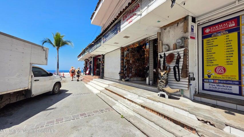 173 MORELOS 22-A, Local MALECON II
