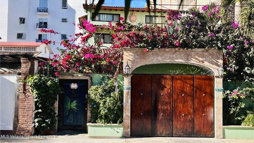 55 Francisco I Madero, Villa Magnolia
