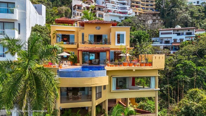 105 Paseo de las Conchas Chinas, Villa Encantada