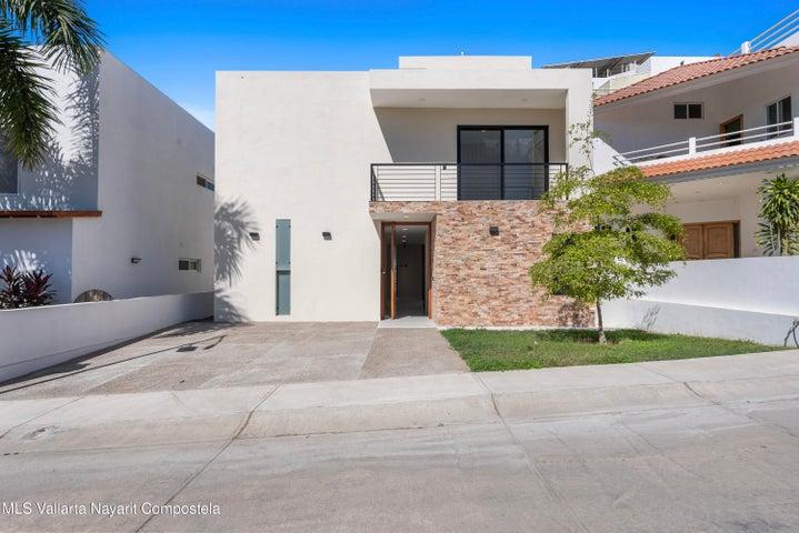 1835 Av. Estaciones 10, Casa Campestre