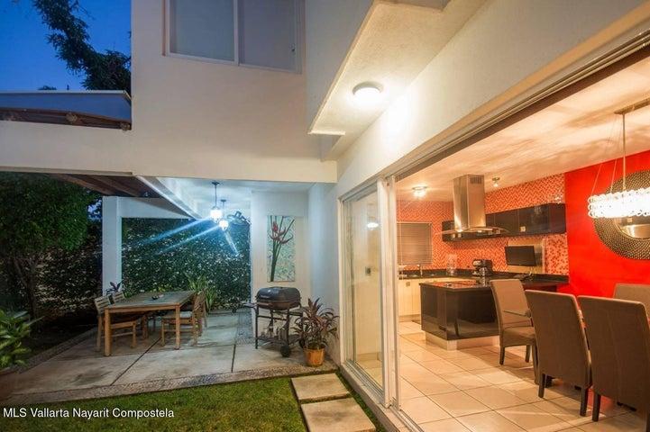525 Prisciliano Sanchez, Las Moras 108