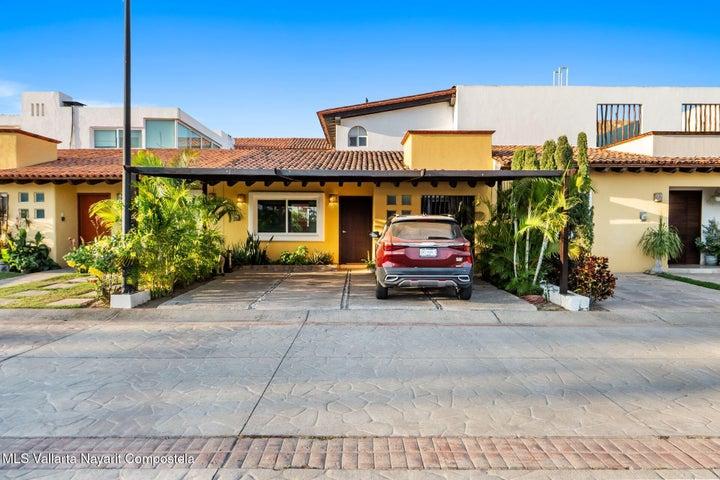 18 Av. Palma Real 30, Casa Royal Palm