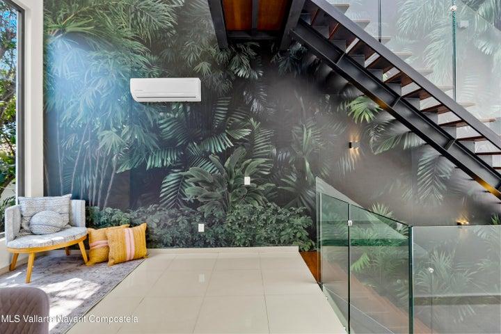 22 Paseo de las Flores, Casa Palmera