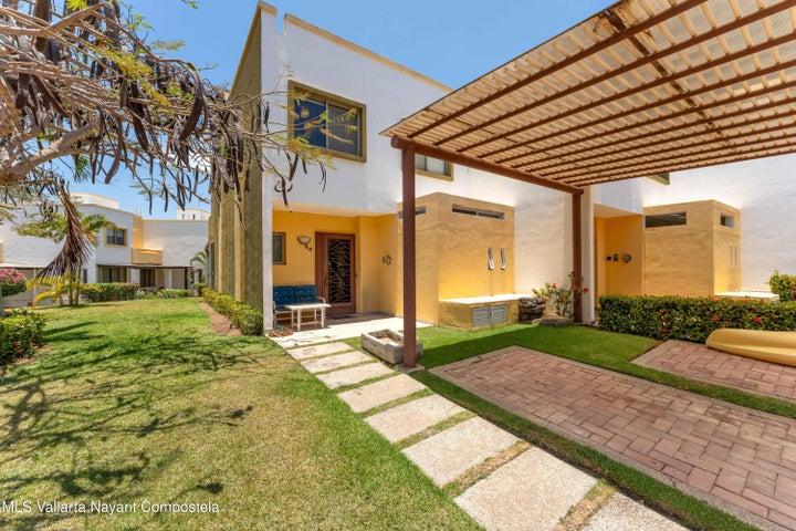 600 Circuito del Rosal Av. Los Amores 66, Casa #66, Los Amores 2
