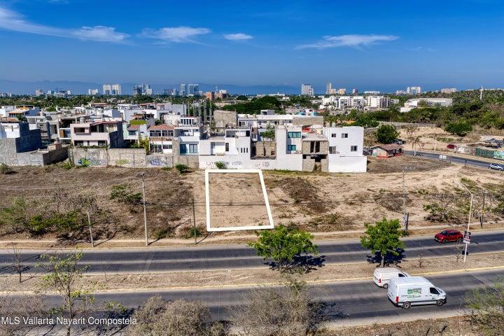 Lot 3 MzT Av. de Los Poetas, Lote Los Poetas