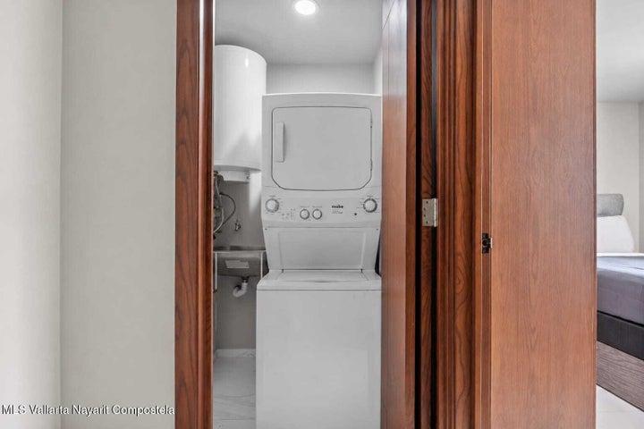 100 Av Las Palmas 2102, Quadrant