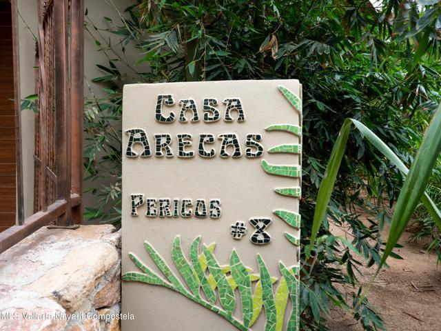 8 Pericos, Casa Arecas