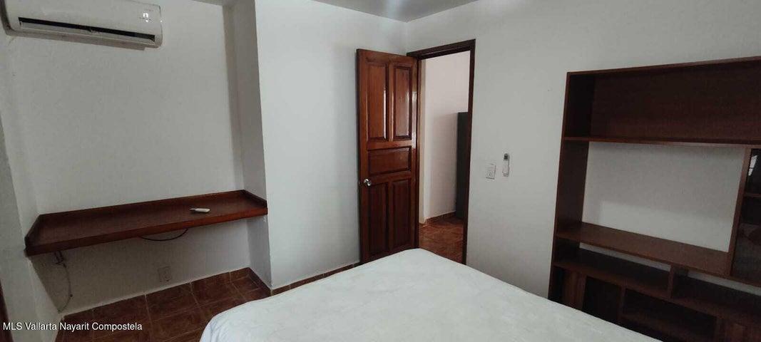 160 Francia E-2, Condo Francia