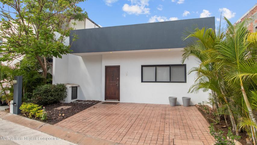 D1 AV Mexico Privada 3 500, Casa Bonita